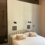 לינה וארוחת בוקר Luciani 33 Luxury סלרנו