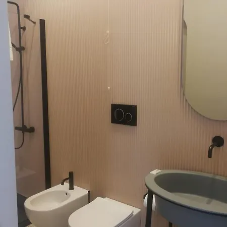 Luciani 33 Luxury Oda ve Kahvaltı 4*