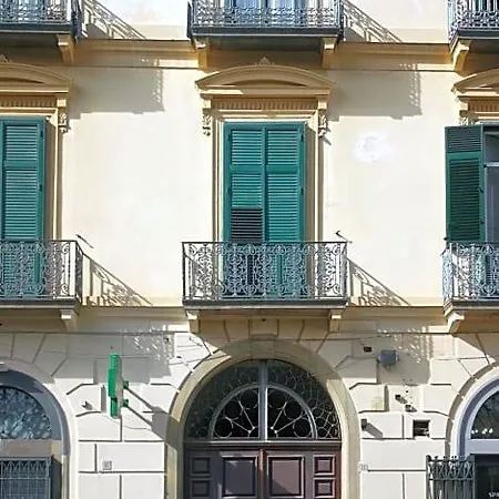 Luciani 33 Luxury Bed & Breakfast 4*