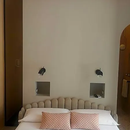 Luciani 33 Luxury